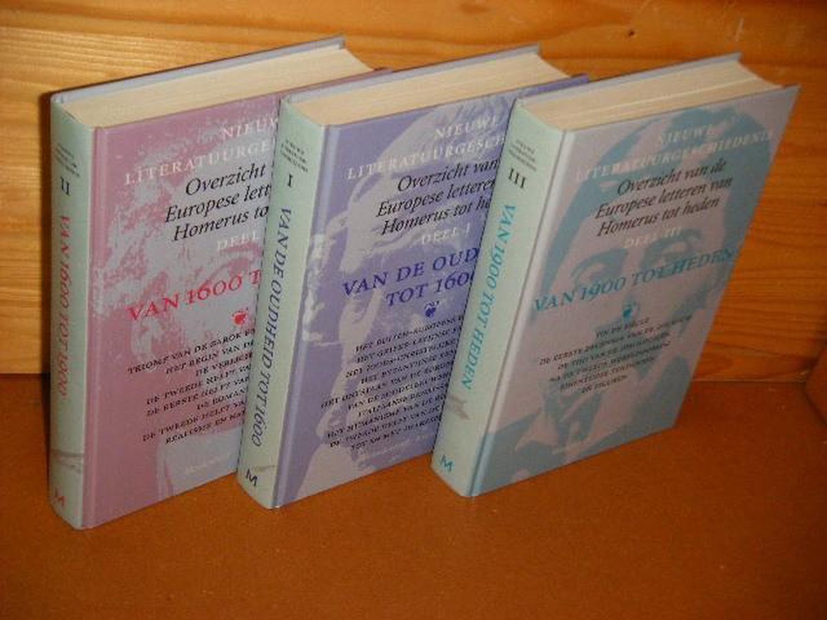 Nieuwe literatuurgeschiedenis. Deel I. Van de oudheid tot 1600. Deel II. Van 1600 tot 1900. Deel III. Van 1900 tot heden. (3 volumes). - BAKKER, SIEM / ANNICK BENOIT-DUSAUSOY / HUGO BOUSSET / MARTINE …