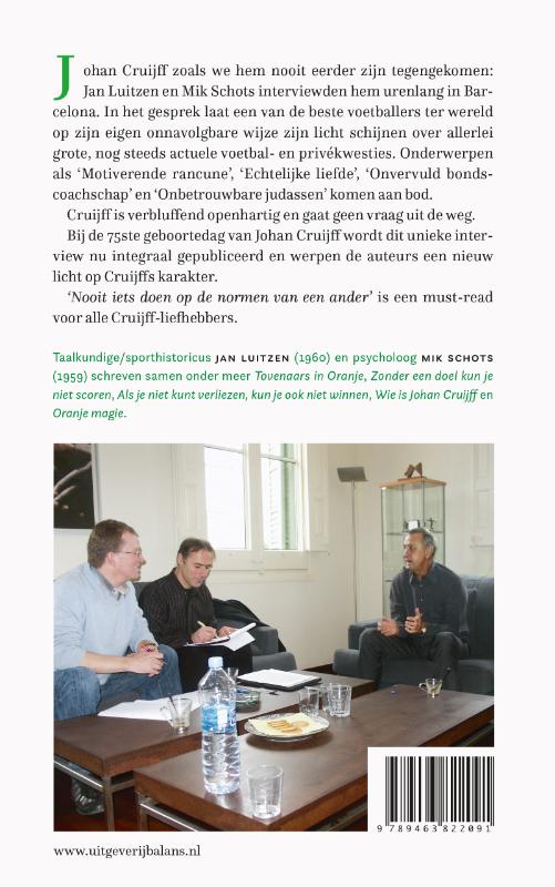 ‘Nooit iets doen op de normen van een ander’ achterkant