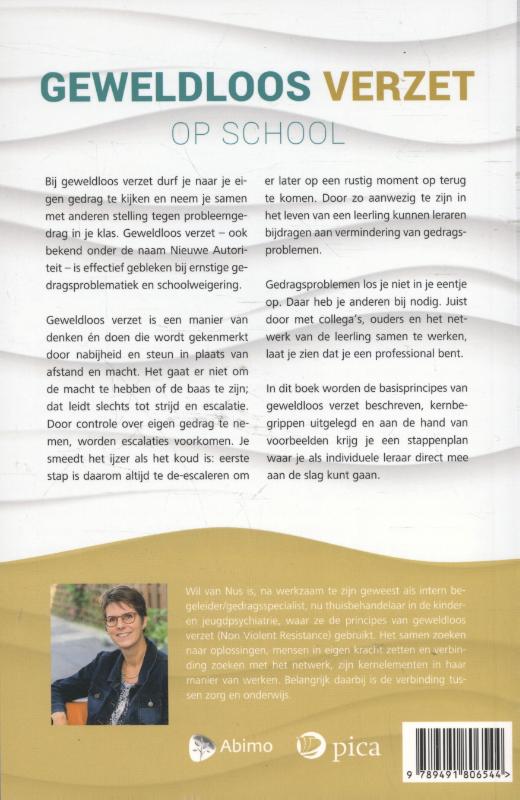 Geweldloos verzet op school achterkant