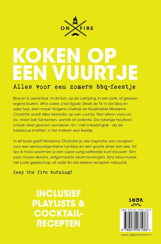 Koken op een vuurtje achterkant