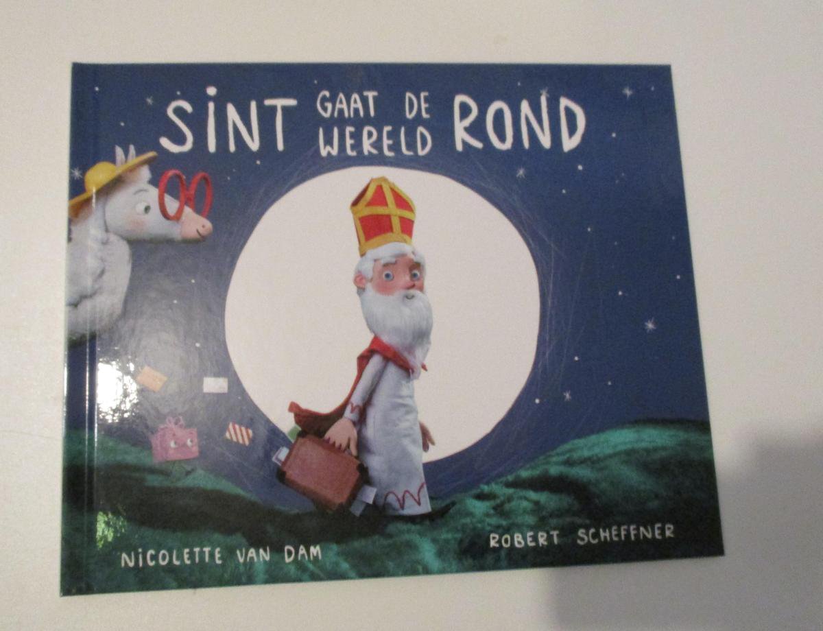 Leesboek Sint gaat de wereld Rond