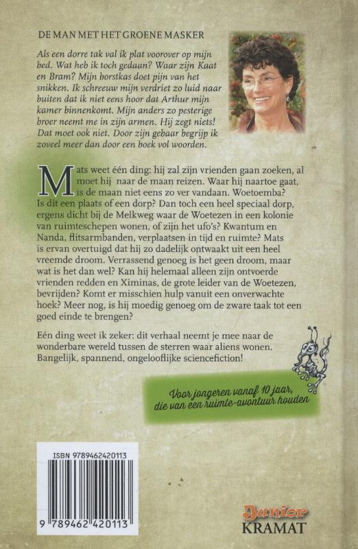 De man met het groene masker achterkant