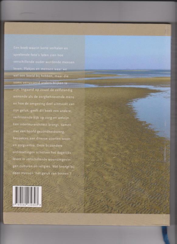 Het geluk het buiten naar binnen achterkant