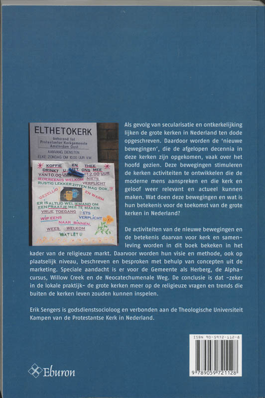 Aantrekkelijke kerk achterkant