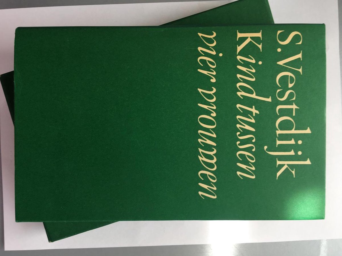 Kind tussen vier vrouwen