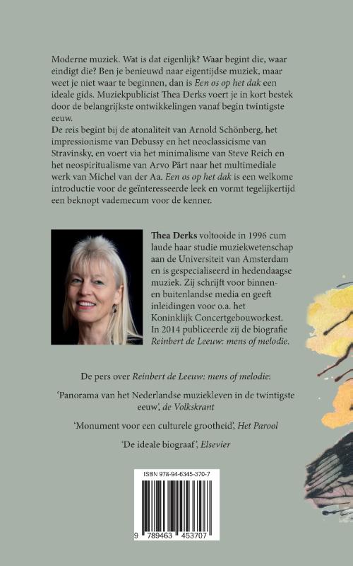 Een os op het dak achterkant
