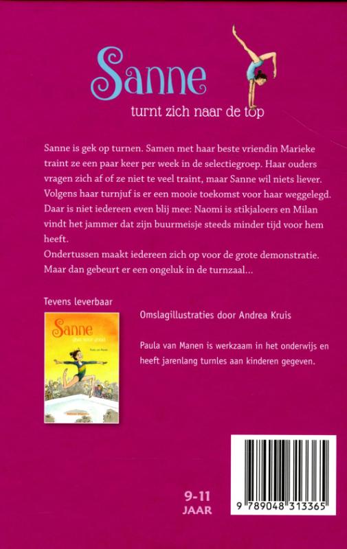 Sanne turnt zich naar de top achterkant