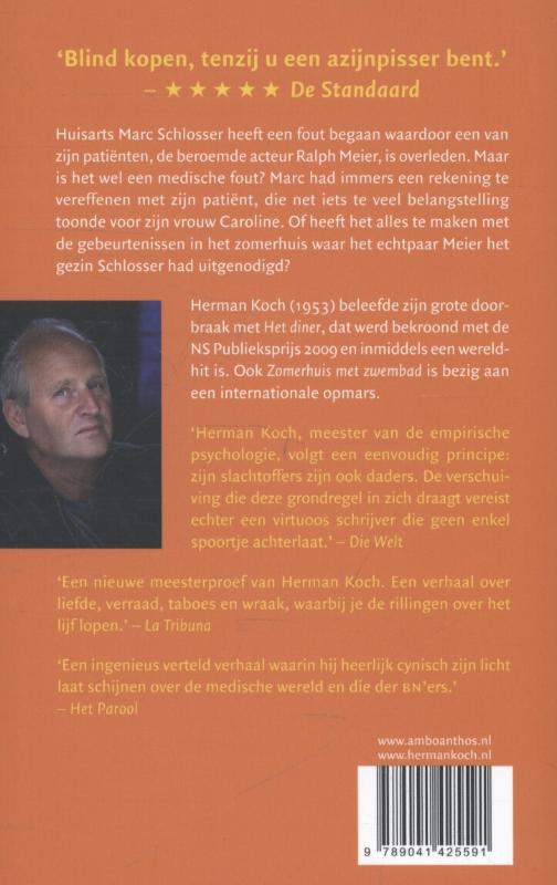 Zomerhuis met zwembad achterkant