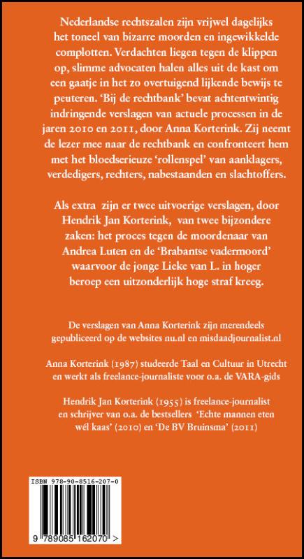 Bij de rechtbank achterkant