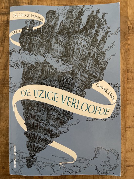 De spiegelpassante 1 - De ijzige verloofde (Stichting Jarige Job 2024) / De spiegelpassante / 1