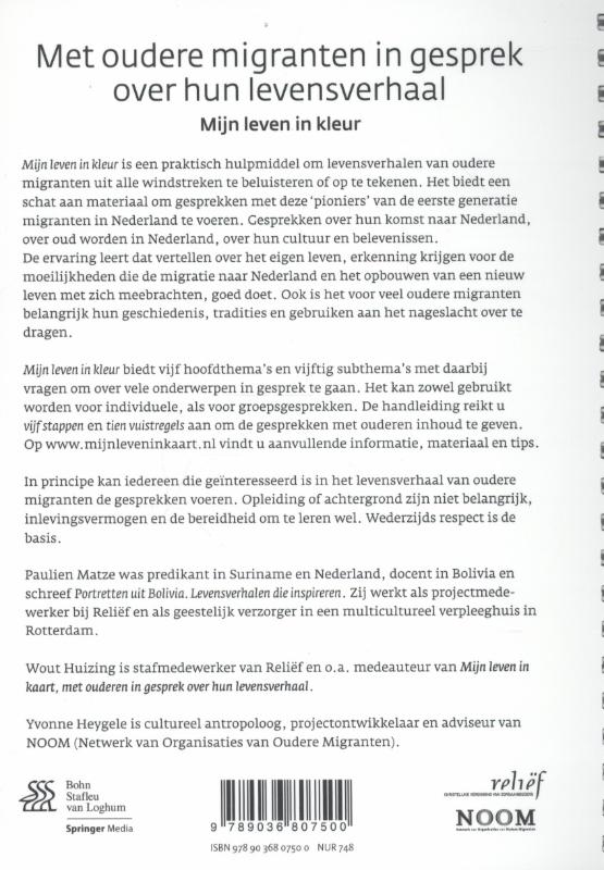 Met oudere migranten in gesprek over hun levensverhaal achterkant