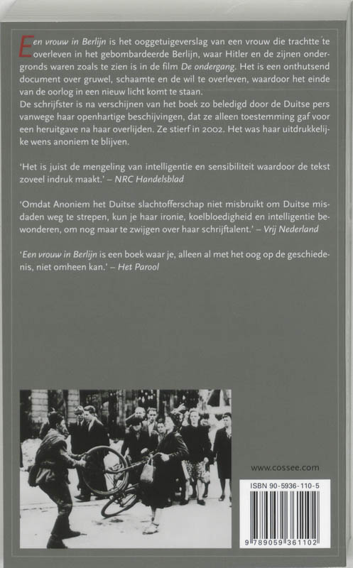 Een vrouw in Berlijn achterkant