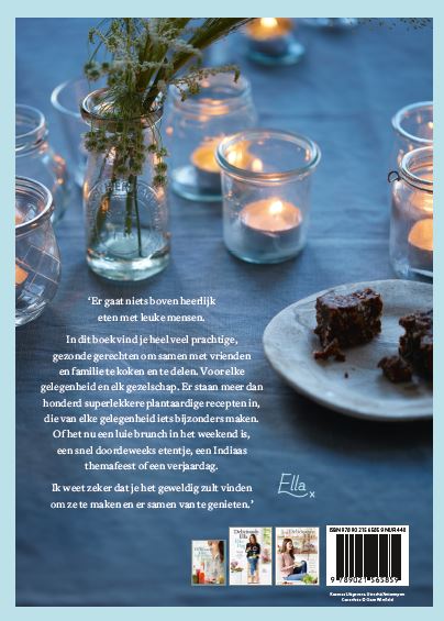 Deliciously Ella met vrienden achterkant