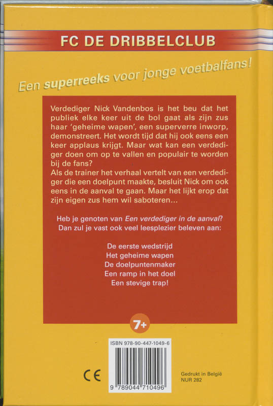 Een verdediger in de aanval / FC De Dribbelclub achterkant