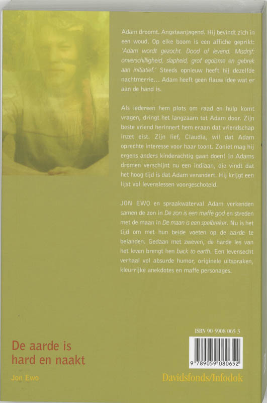 De aarde is hard en naakt achterkant