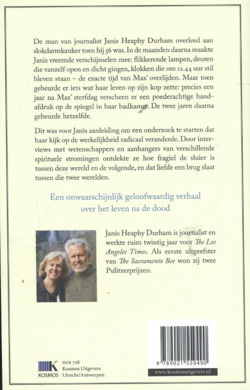 De hand op de spiegel achterkant