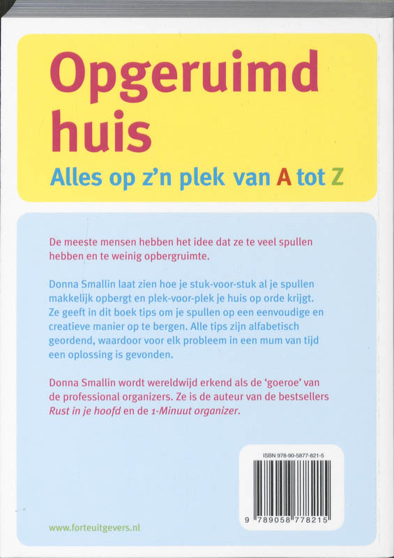 Een opgeruimd huis achterkant