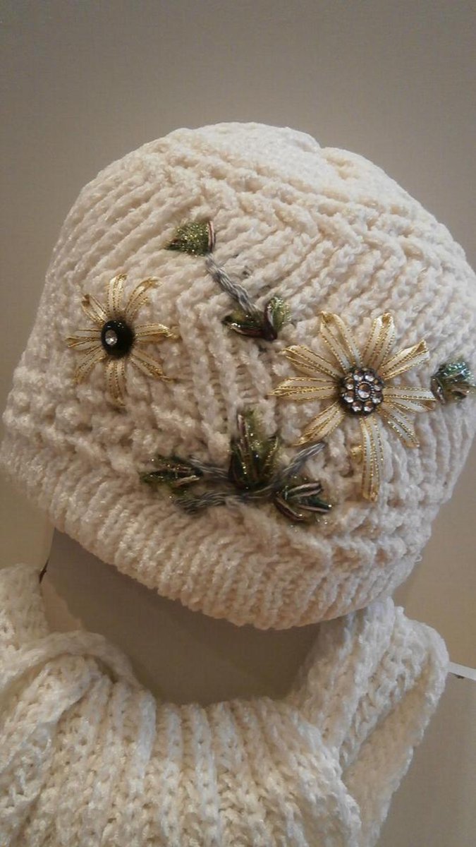 Cadeau - Muts met Sjaal - Wit / Champagne