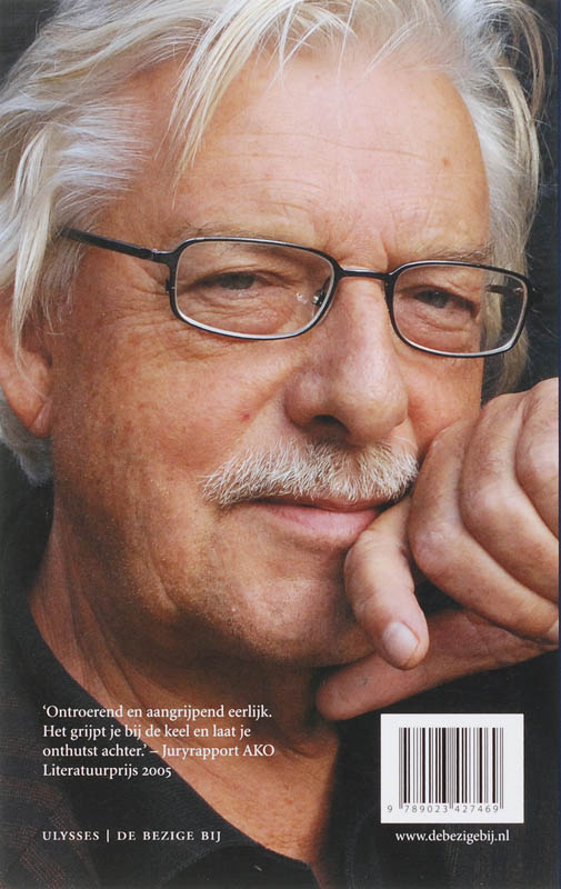 Knielen op een bed violen achterkant