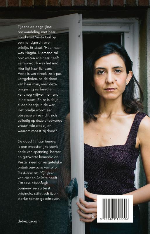 De dood in haar handen achterkant