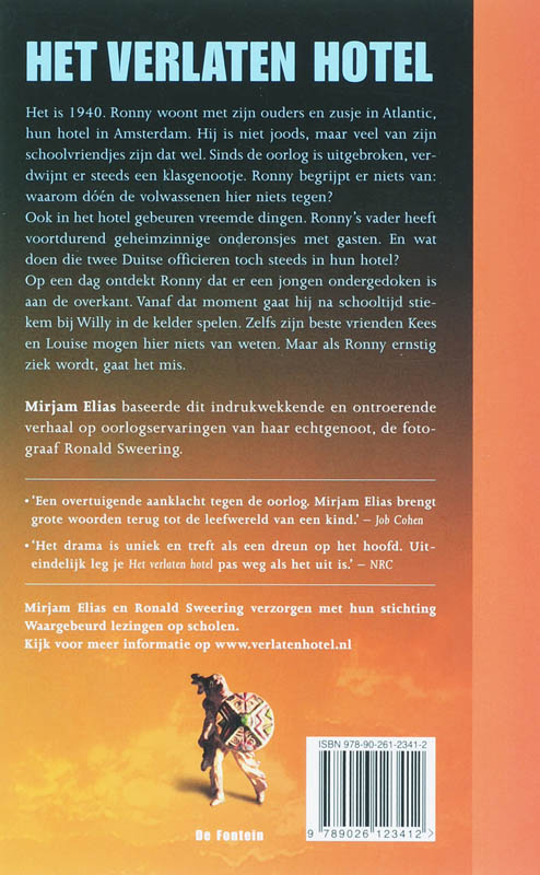 Het verlaten hotel achterkant