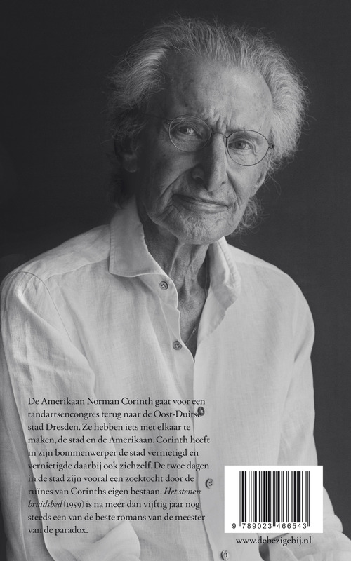 Het stenen bruidsbed achterkant