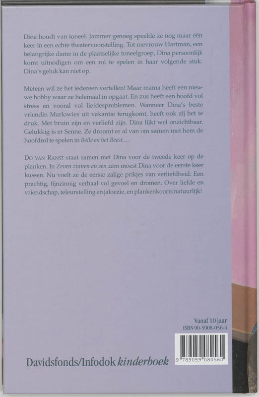 Een pruik en paarse lippen achterkant