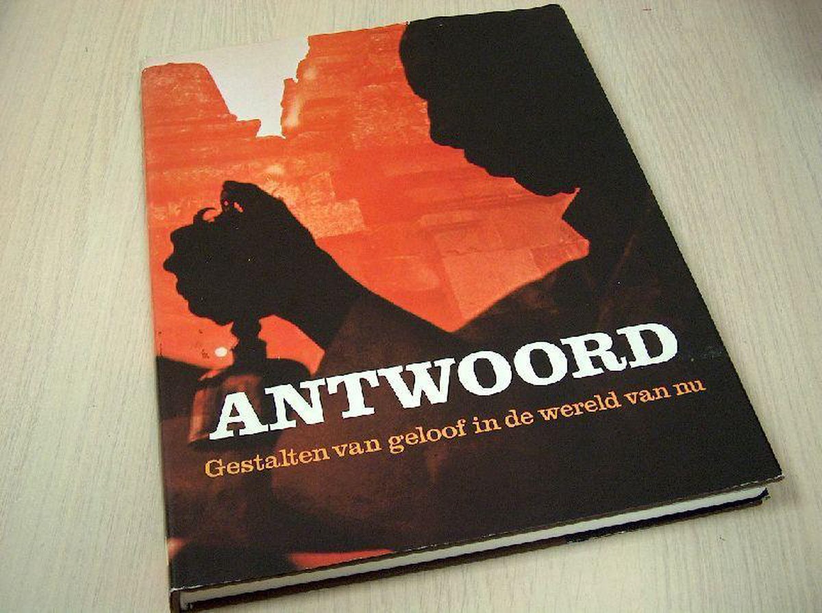 ANTWOORD GESTALTEN VAN GELOOF IN DE WERELD