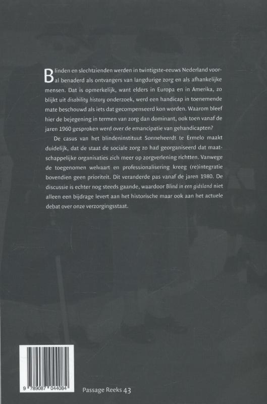 Passage-reeks 43 -   Blind in een gidsland achterkant